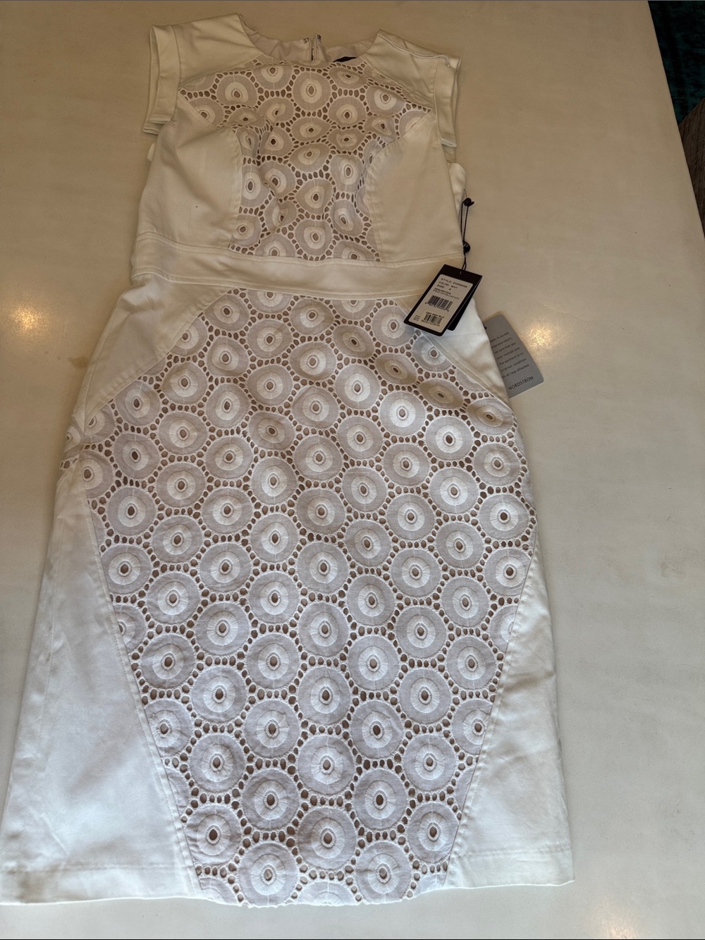 NWT Adrianna Papell White Eyelet Inset Sheath Dress Size 4